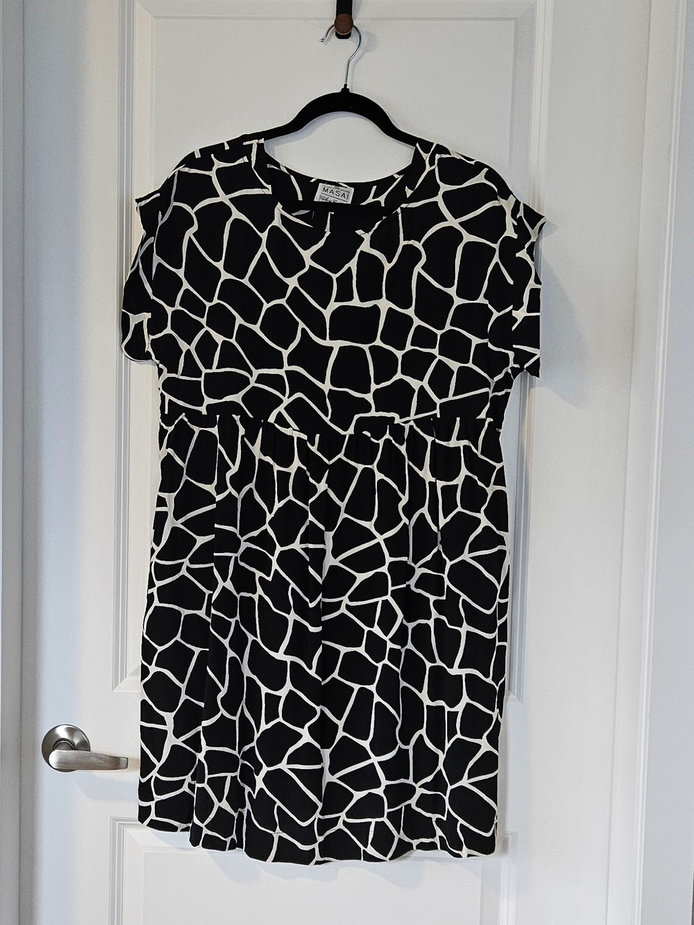 OʻMasai Black & White Giraffe-Print Midi Dress